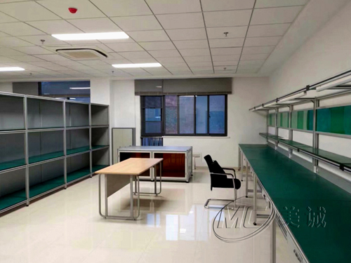 浙江鋁型材廠家生產(chǎn)的防靜電工作臺(tái)，和江蘇有什么不一樣？